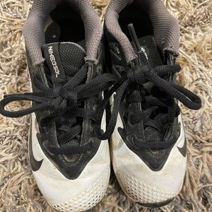 Boys baseball cleats